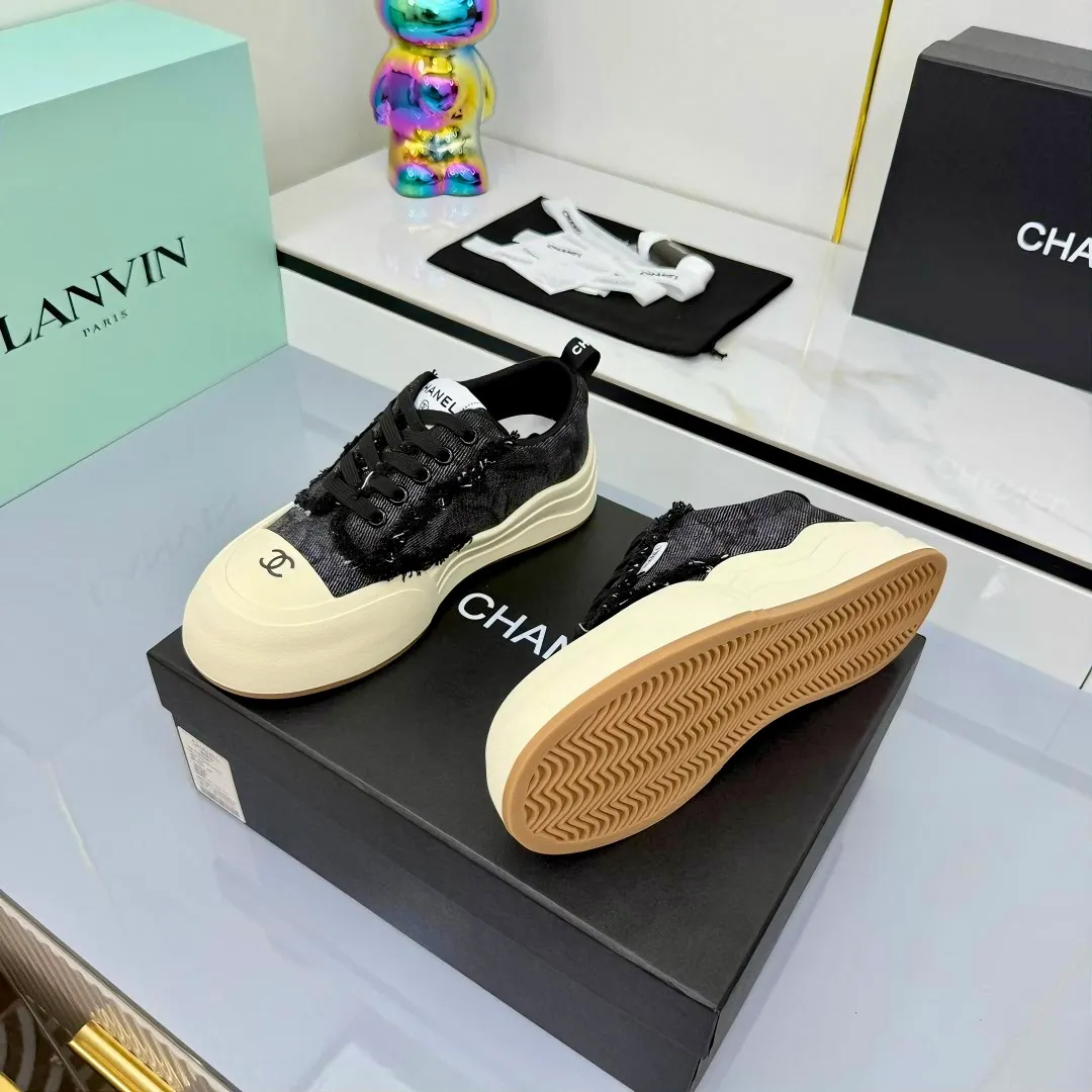 👟👟Ex-factory price 600👟👟 Chanel bread shoes ~ original calfskin panda shoes Chanel 25C latest hot style panda black and white sports shoes casual sneakers Xiaoxiang hot item classic black and white panda color coco girls must pay Fabric: original custom mixed sheepskin lining: original imported breathable mesh lining outsole: Original molded rubber + TPU combination Size: Women's 35-41 Buy now👉